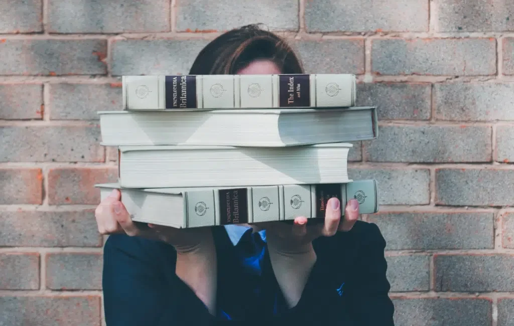 Abstract tesi di laurea: come scriverlo (senza problemi)